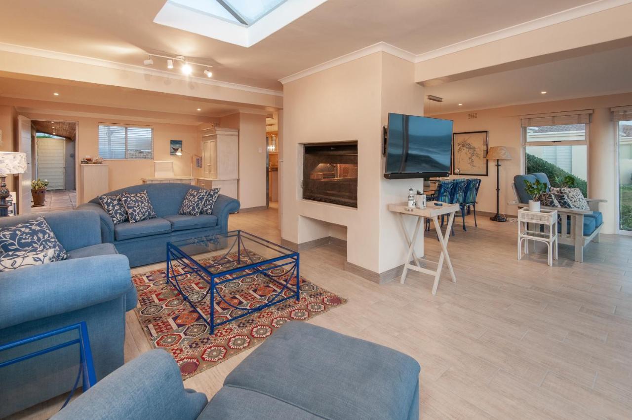 Hermanus Haven, Entire Home, On The Sea, Private Pool, Secure Exterior foto